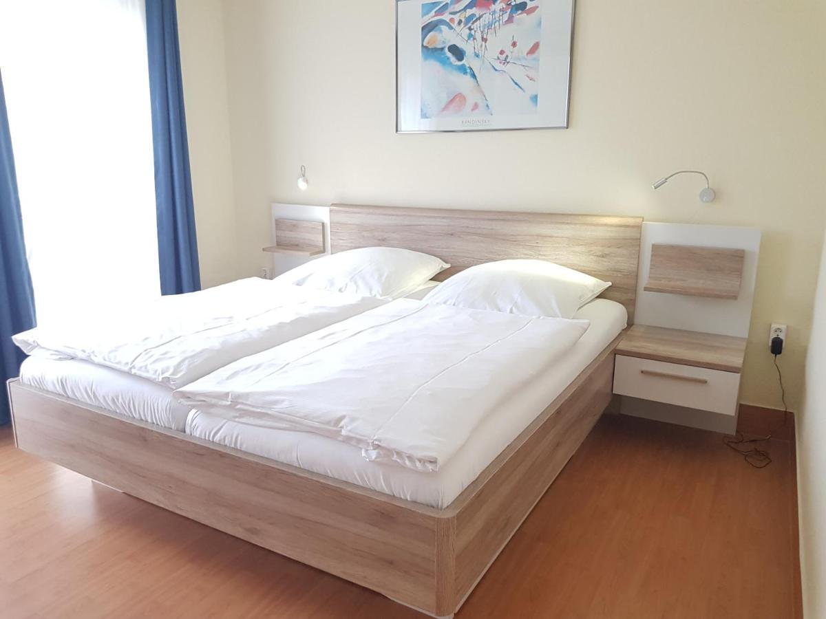 Ferienwohnung 5 Im Strandhaus Lobbe Eksteriør billede