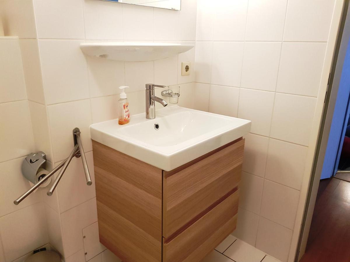 Ferienwohnung 5 Im Strandhaus Lobbe Eksteriør billede